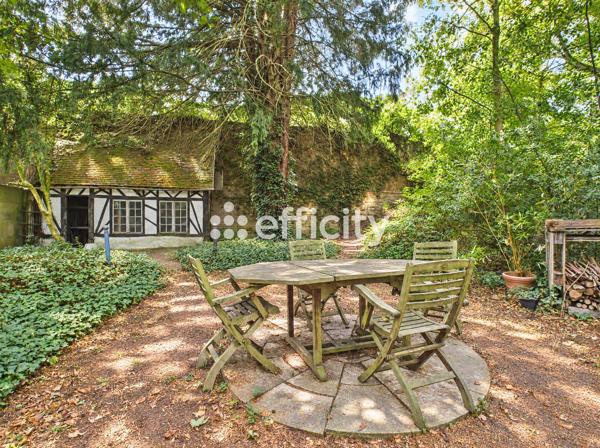 Maison
         8 pièces
        - 256 m² Exclusivité 439 000 €*
