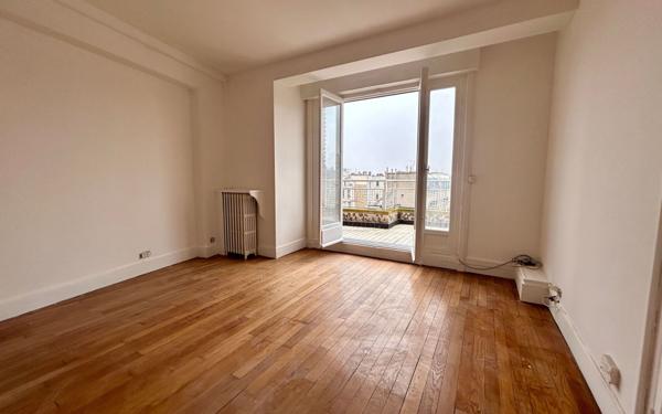 Appartement à vendre    3 pièces • 82,89 m2 Paris 6