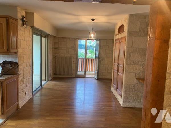 APPARTEMENT DEUX PIECES AVENUE AGRIMONT