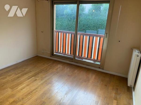 APPARTEMENT DEUX PIECES AVENUE AGRIMONT