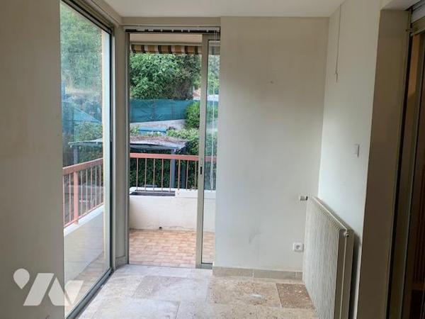 APPARTEMENT DEUX PIECES AVENUE AGRIMONT