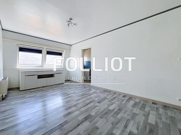 2 PIÈCES dernier étage