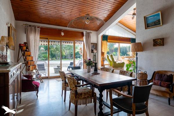 Maison à vendre |  Saintes |  7 pièces | 242 m²