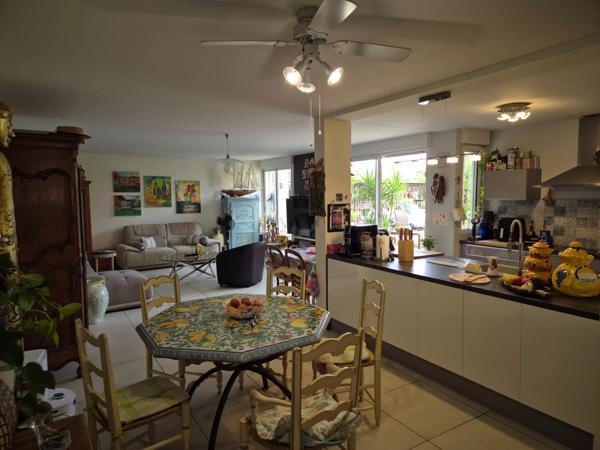 Appartement T5 de 102 m2 avec grande terrasse Sud, 1er étage, belle prestation