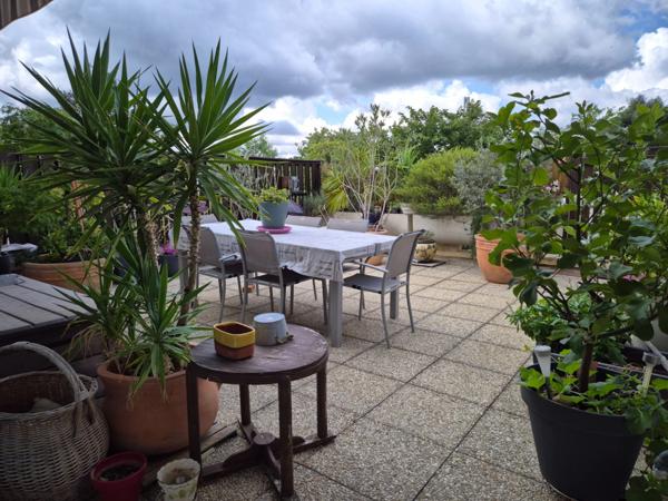 Appartement T5 de 102 m2 avec grande terrasse Sud, 1er étage, belle prestation