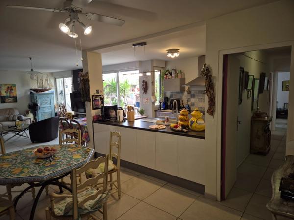 Appartement T5 de 102 m2 avec grande terrasse Sud, 1er étage, belle prestation