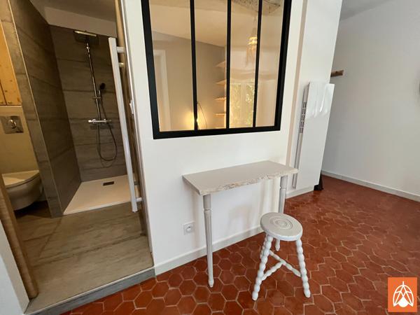 Appartement MEUBLÉ 1 pièce 22,40m2 centre-ville Salon de Provence Salon de provence