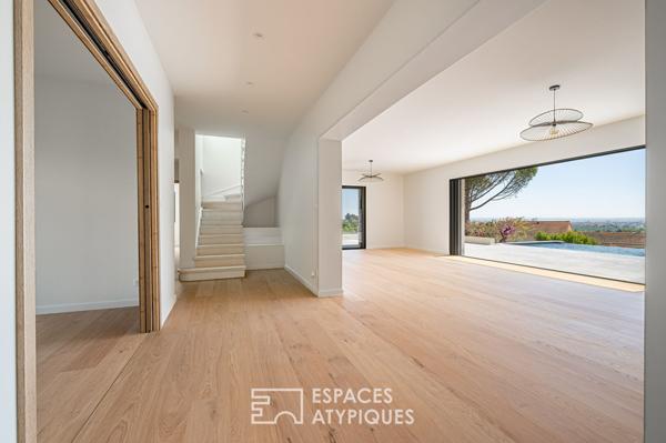 Contemporaine avec vue sur lyon et piscine à debordement