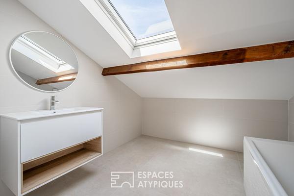 Contemporaine avec vue sur lyon et piscine à debordement