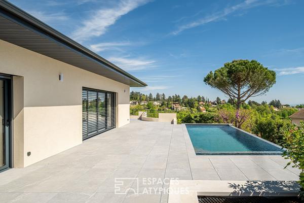 Contemporaine avec vue sur lyon et piscine à debordement