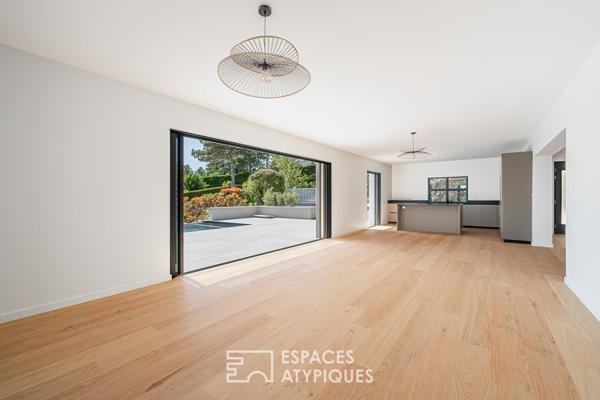 Contemporaine avec vue sur lyon et piscine à debordement