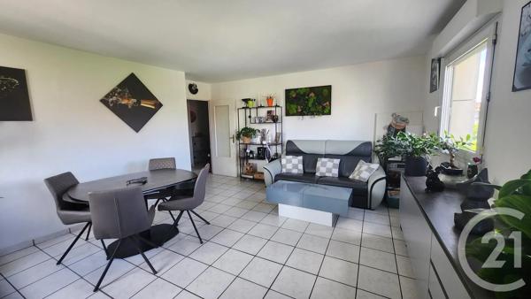 Appartement F3 à vendre  3 pièces - 68,77 m 2   LE PRE ST GERVAIS  - 93