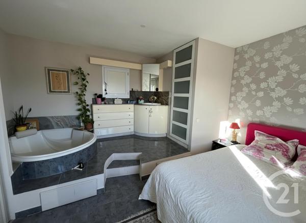 Maison à vendre  5 pièces - 156 m2 ST MITRE LES REMPARTS - 13