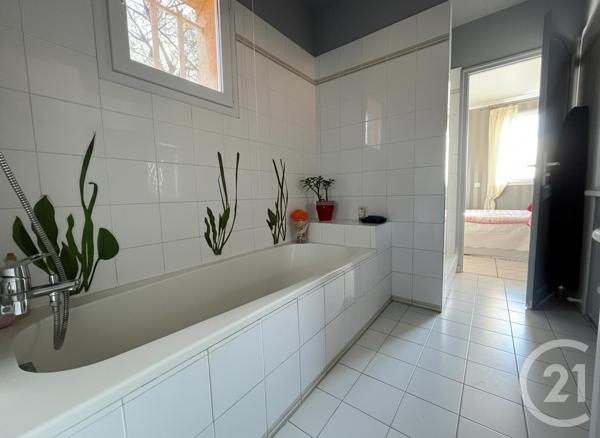 Maison à vendre  5 pièces - 156 m2 ST MITRE LES REMPARTS - 13