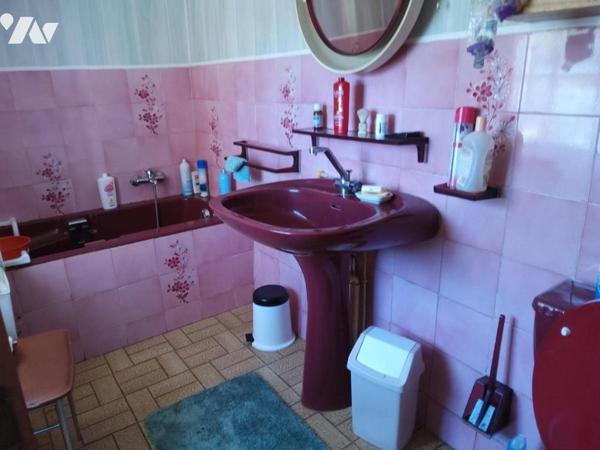 maison avec cour, 2 chambres