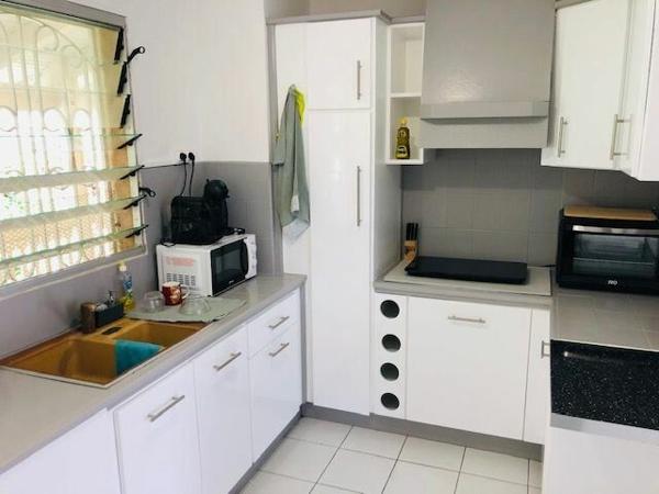 Appartement à louer    1 pièce •  Les Abymes
