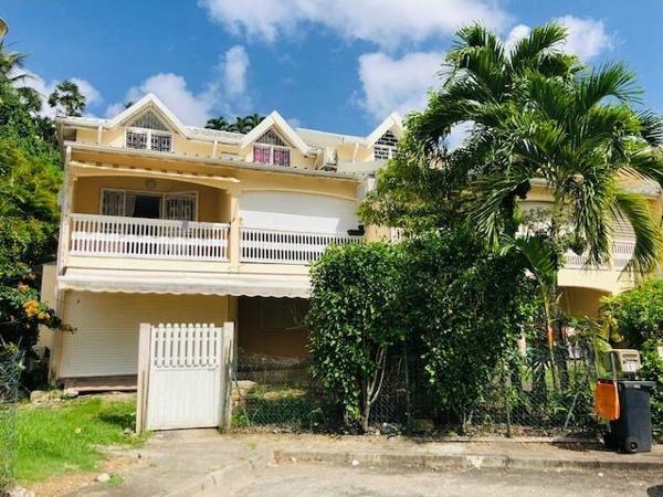 Appartement à louer    1 pièce •  Les Abymes
