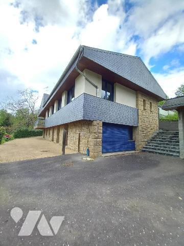 Exclusivement à l'Etude, Maison d'architecte offrant 260 m² habitables. - De plain-pied : entré...