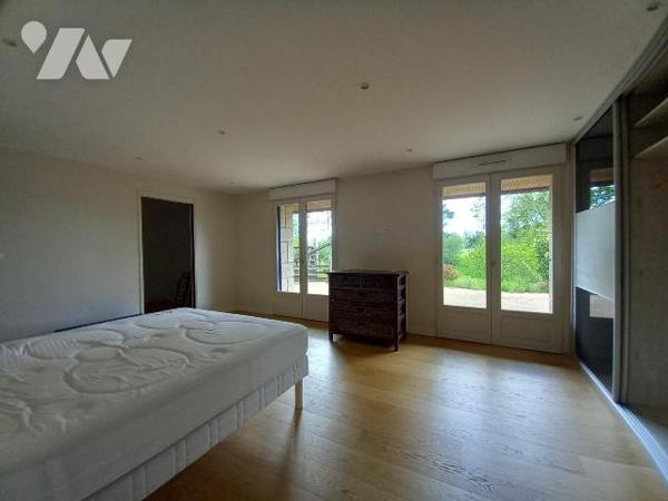 Exclusivement à l'Etude, Maison d'architecte offrant 260 m² habitables. - De plain-pied : entré...