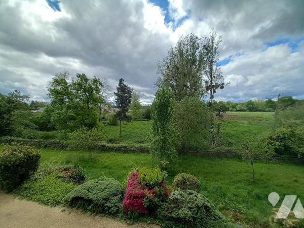 Exclusivement à l'Etude, Maison d'architecte offrant 260 m² habitables. - De plain-pied : entré...