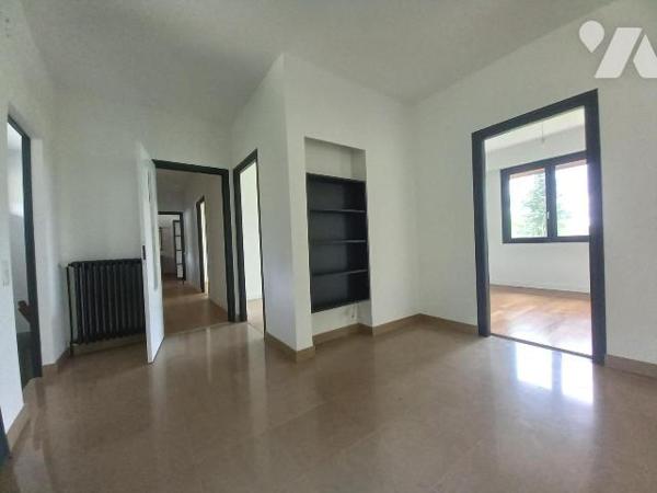 Exclusivement à l'Etude, Maison d'architecte offrant 260 m² habitables. - De plain-pied : entré...