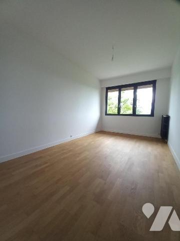 Exclusivement à l'Etude, Maison d'architecte offrant 260 m² habitables. - De plain-pied : entré...