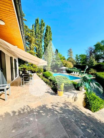 Maison 11 pièces 340 m2