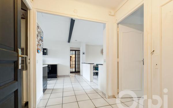 Appartement à vendre    4 pièces •  Orange