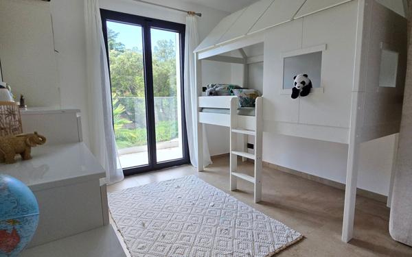 Maison à vendre    6 pièces • 187 m2 Nîmes