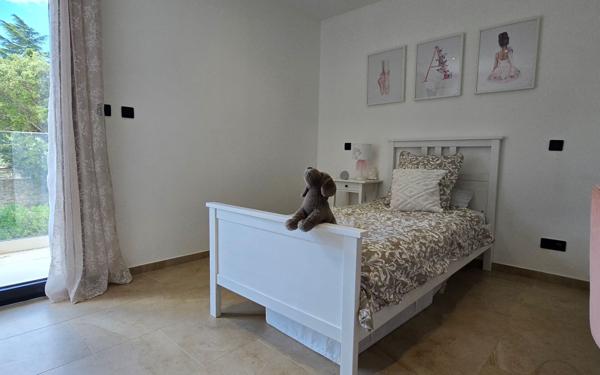 Maison à vendre    6 pièces • 187 m2 Nîmes