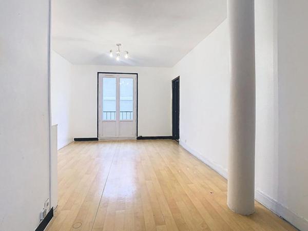 APPARTEMENT T2 - A RENOVER - 50.28M² - UNE CHAMBRE - 60000 BEAUVAIS