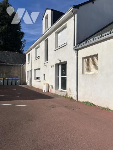 Hyper Centre de LA CHAPELLE SUR ERDRE. T1 bis de 39,81 m² au sol avec parking. Libre à la vente