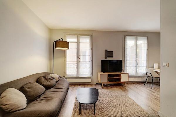 Vente                                                      Appartement
                        
                     2 pièces                      33 m2                     à Paris 3
