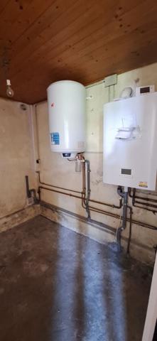Charmante Maison à Vendre à Bourg-en-Bresse -2 ch , sur 474 m2 de terrain clos + garage