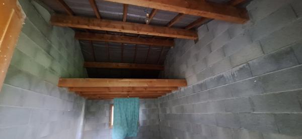 Charmante Maison à Vendre à Bourg-en-Bresse -2 ch , sur 474 m2 de terrain clos + garage