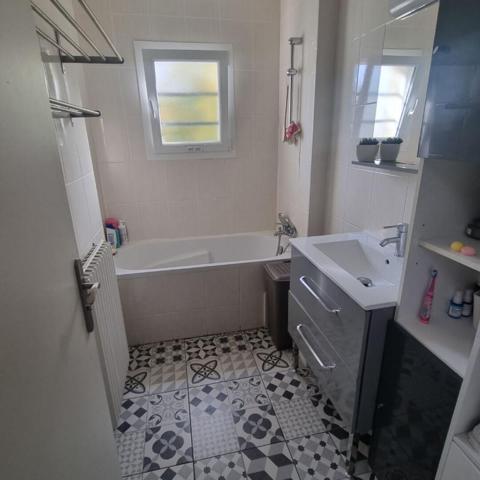 Maison 3 chambres 5 pièce(s) 83,35 m2 Secteur le Louvres 95