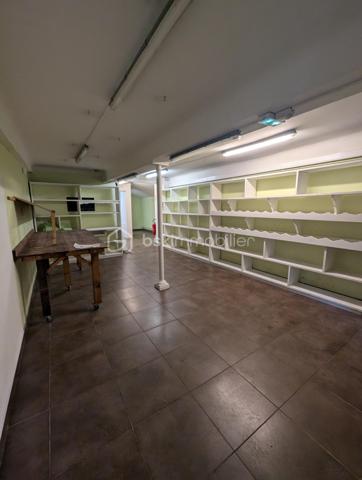 Local d activites de 129 m²