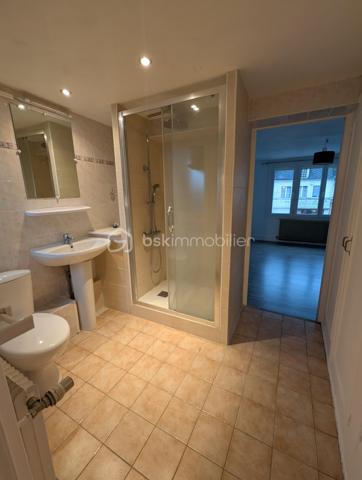 Local d activites de 129 m²