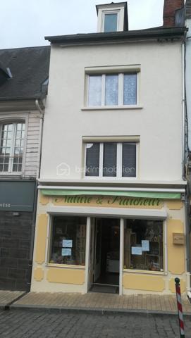 Local d activites de 129 m²