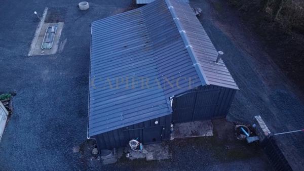 Local Artisanal 140m² + Terrain 700m² - Accès RN12 & Proche Fournisseurs à louer PLOUISY (22)