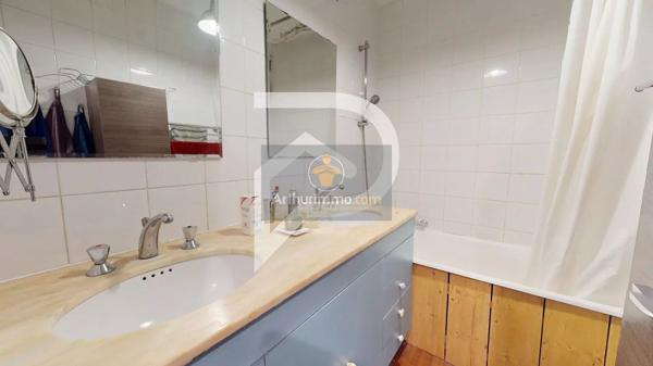 Vente                                                      Appartement
                        
                     4 pièces                      77 m2                     à Le Chesnay-Rocquencourt