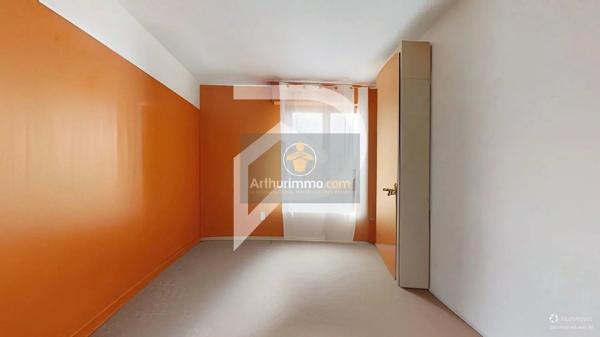 Vente                                                      Appartement
                        
                     4 pièces                      77 m2                     à Le Chesnay-Rocquencourt