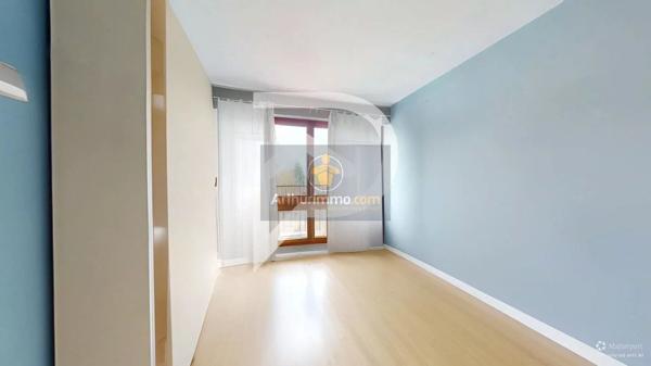Vente                                                      Appartement
                        
                     4 pièces                      77 m2                     à Le Chesnay-Rocquencourt