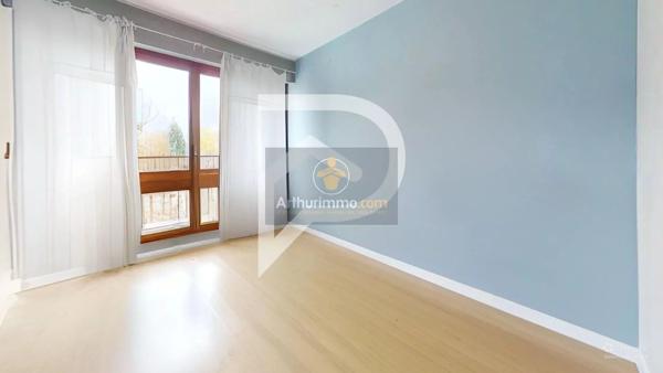 Vente                                                      Appartement
                        
                     4 pièces                      77 m2                     à Le Chesnay-Rocquencourt