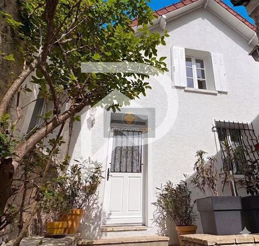 Vente                                                      Maison
                        
                     3 pièces                      120 m2                     à L'Étang-la-Ville