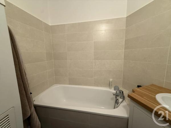 Appartement F5 à vendre  5 pièces - 106,50 m 2   MELUN  - 77
