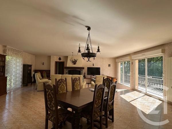 Maison à vendre  9 pièces - 246,38 m 2   MOUROUX  - 77