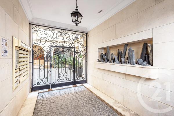 Appartement à vendre  2 pièces - 45 m 2   PARIS  - 75005