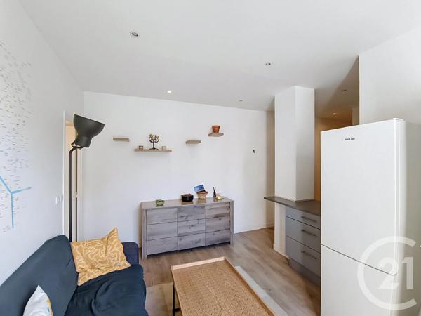 Appartement F2 à vendre  2 pièces - 37,03 m 2   ST DENIS  - 93
