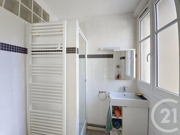 Appartement F2 à vendre  2 pièces - 37,03 m 2   ST DENIS  - 93